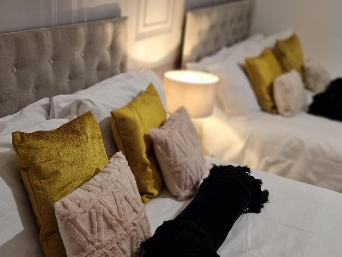 Shm Stays Leicester. Newly Renovated!! 15 Min Drive From City Centre, University. 9 Min Drive To Leicester City Stadium, 5 Min Drive To M1 & M69. 2 Min Walk To Bus Stop. 외부 사진