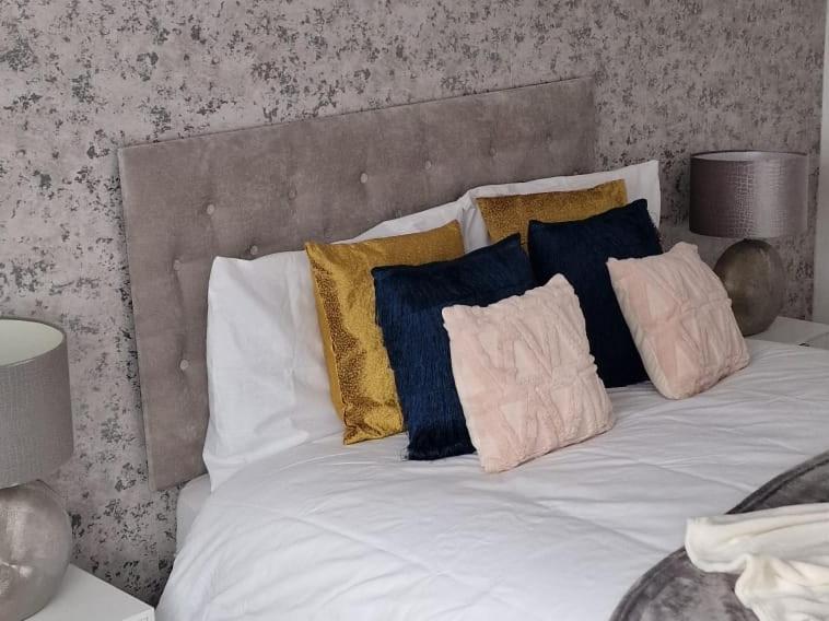 Shm Stays Leicester. Newly Renovated!! 15 Min Drive From City Centre, University. 9 Min Drive To Leicester City Stadium, 5 Min Drive To M1 & M69. 2 Min Walk To Bus Stop. 외부 사진