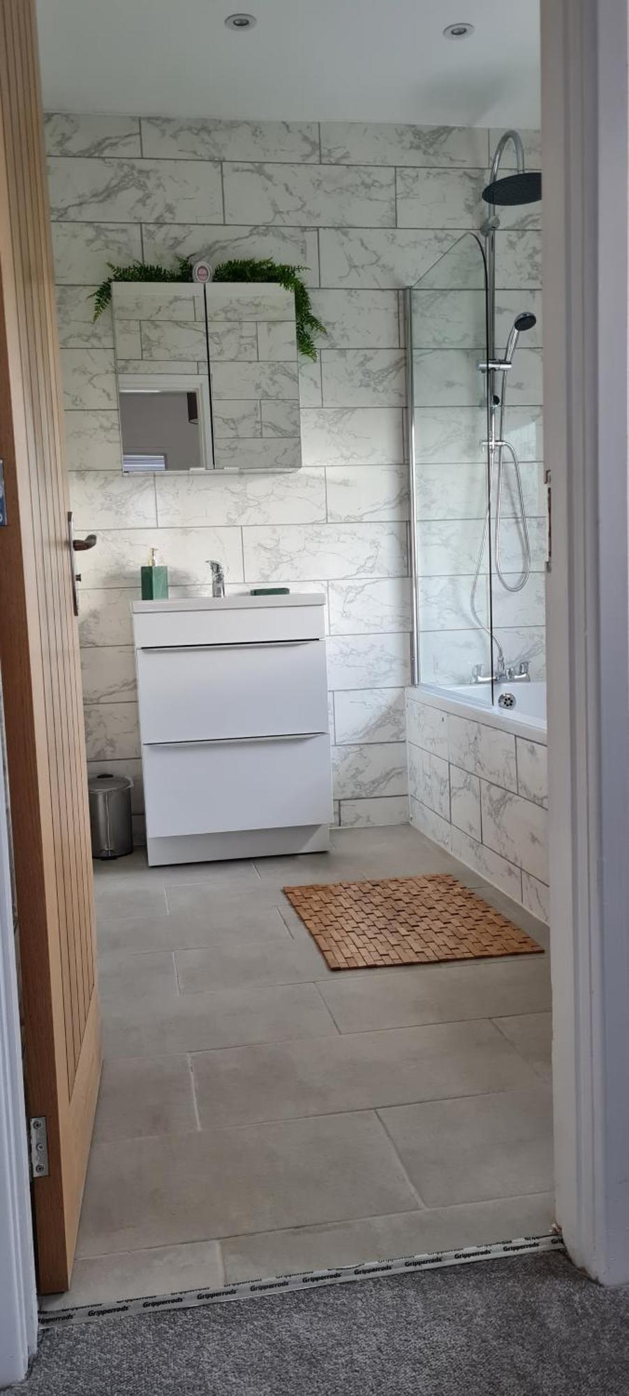 Shm Stays Leicester. Newly Renovated!! 15 Min Drive From City Centre, University. 9 Min Drive To Leicester City Stadium, 5 Min Drive To M1 & M69. 2 Min Walk To Bus Stop. 외부 사진