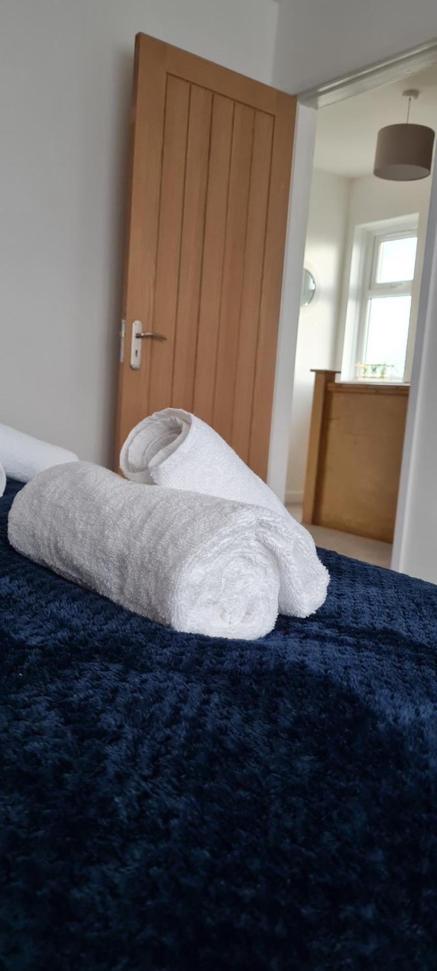 Shm Stays Leicester. Newly Renovated!! 15 Min Drive From City Centre, University. 9 Min Drive To Leicester City Stadium, 5 Min Drive To M1 & M69. 2 Min Walk To Bus Stop. 외부 사진
